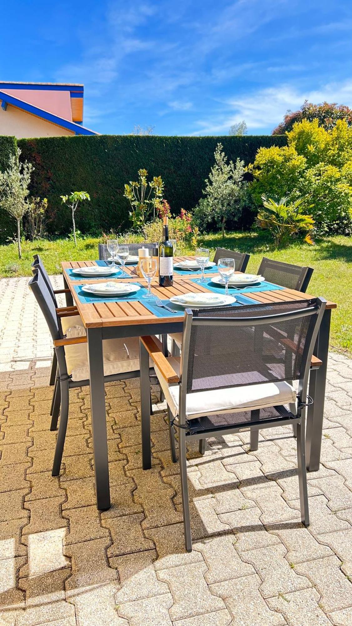סן-ז'וליין-אן-בורן Jolie Maison De Vacances Avec Terrasse Et Jardin מראה חיצוני תמונה